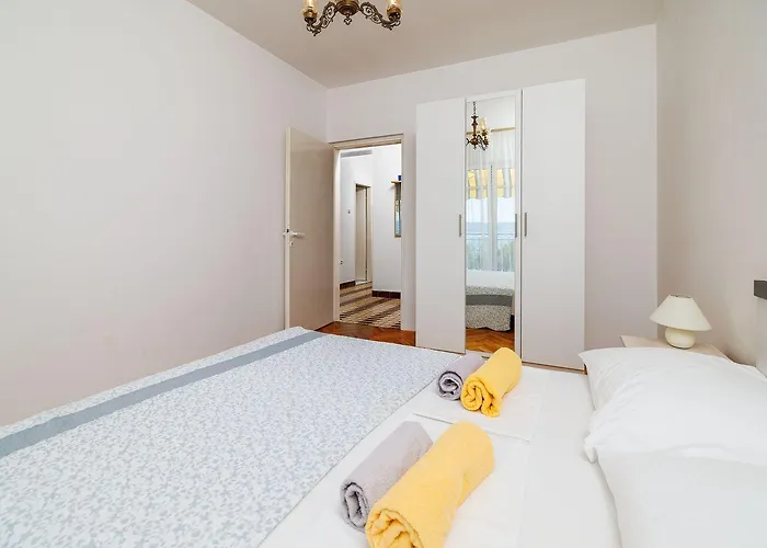 Apartamento Grosses Nur 400 Meter Zum Mit Meerblick, Grillplatz, Wifi, Klima Crikvenica