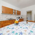 Apartment Grosses Nur 400 Meter Zum Mit Meerblick, Grillplatz, Wifi, Klima Crikvenica