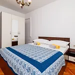 Apartment Grosses Nur 400 Meter Zum Mit Meerblick, Grillplatz, Wifi, Klima Crikvenica
