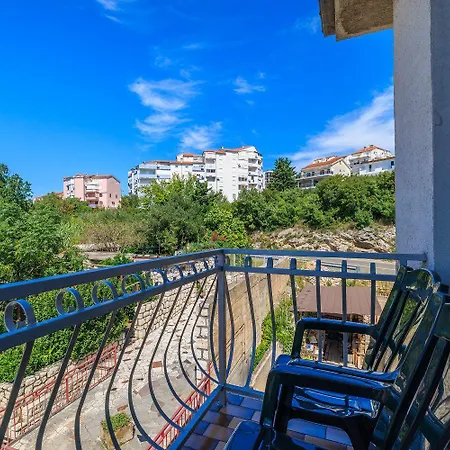 Appartement Grosses Nur 400 Meter Zum Mit Meerblick, Grillplatz, Wifi, Klima Crikvenica